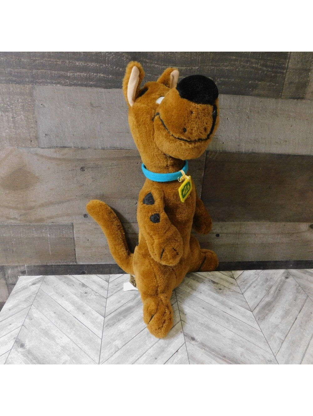 Vintage Cartoon Network Scooby Doo Plush 14" Sitting Stuffed Animal Toy Factory